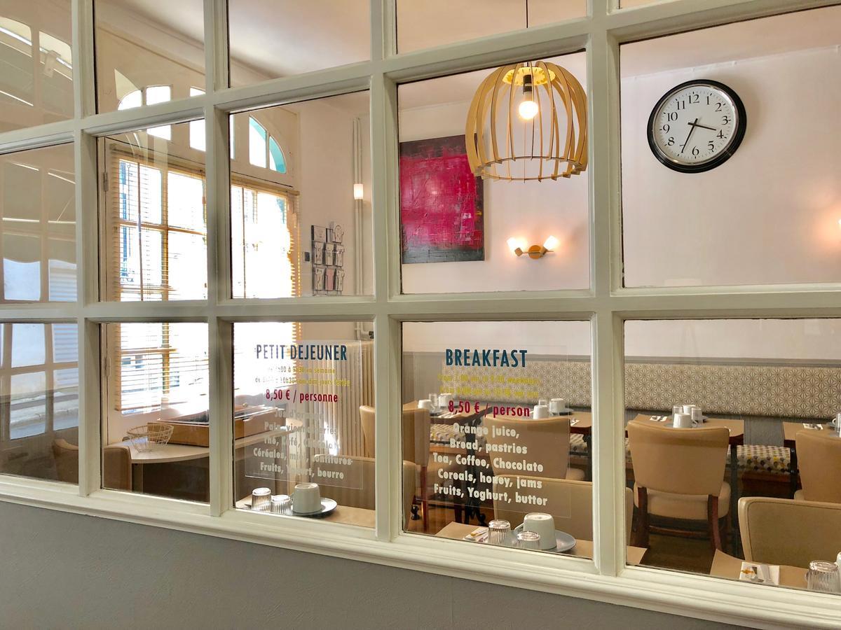 Cit'Hotel Le Volney Saumur Bagian luar foto