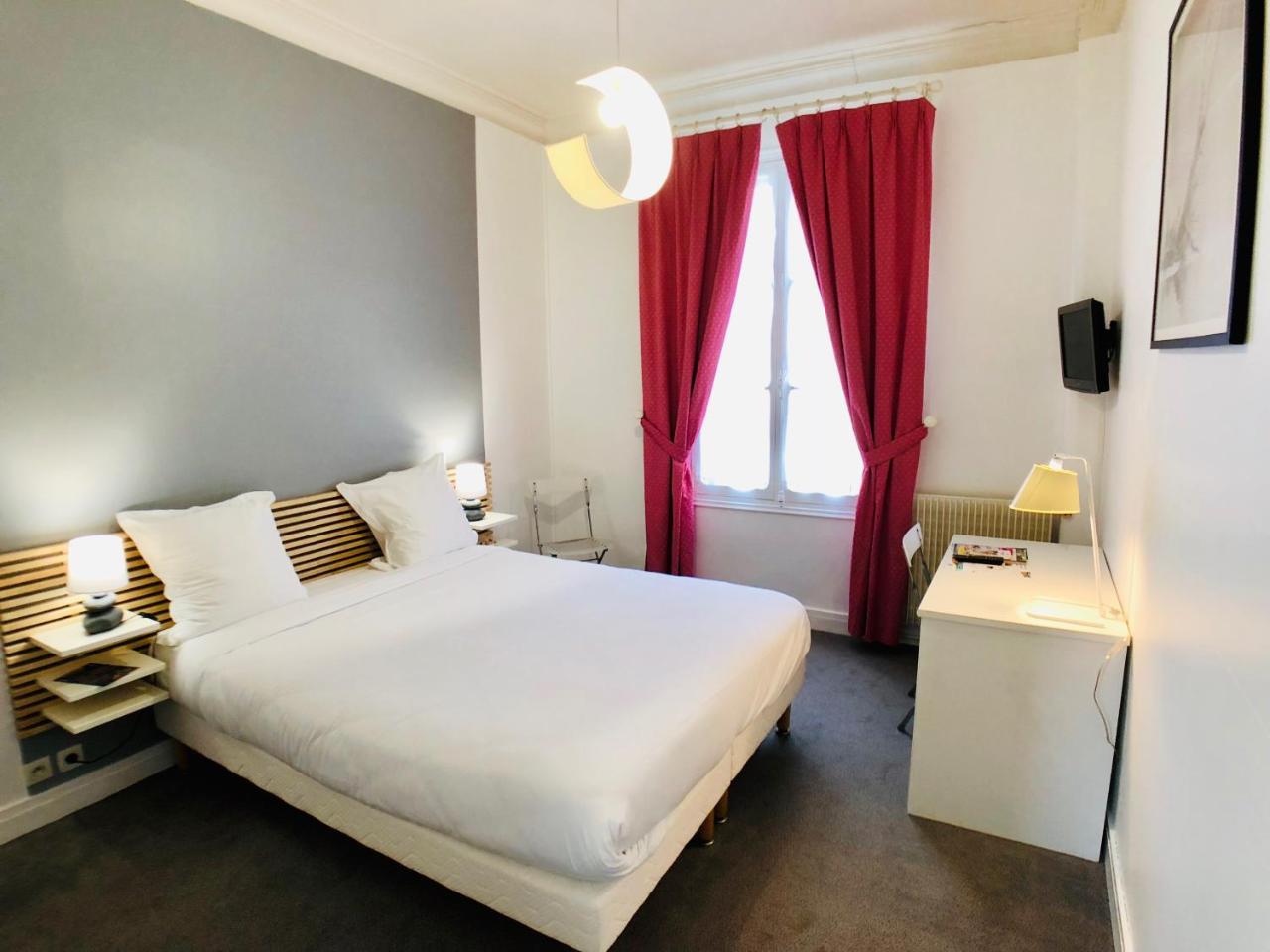 Cit'Hotel Le Volney Saumur Bagian luar foto