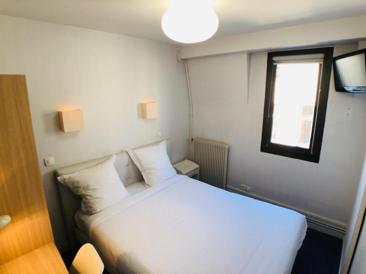 Cit'Hotel Le Volney Saumur Bagian luar foto