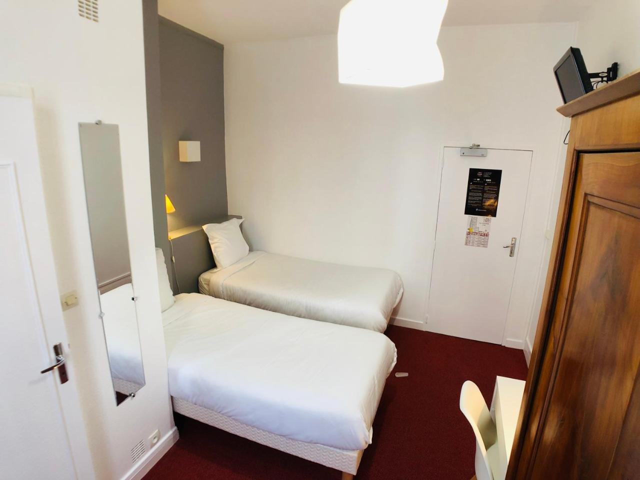 Cit'Hotel Le Volney Saumur Bagian luar foto