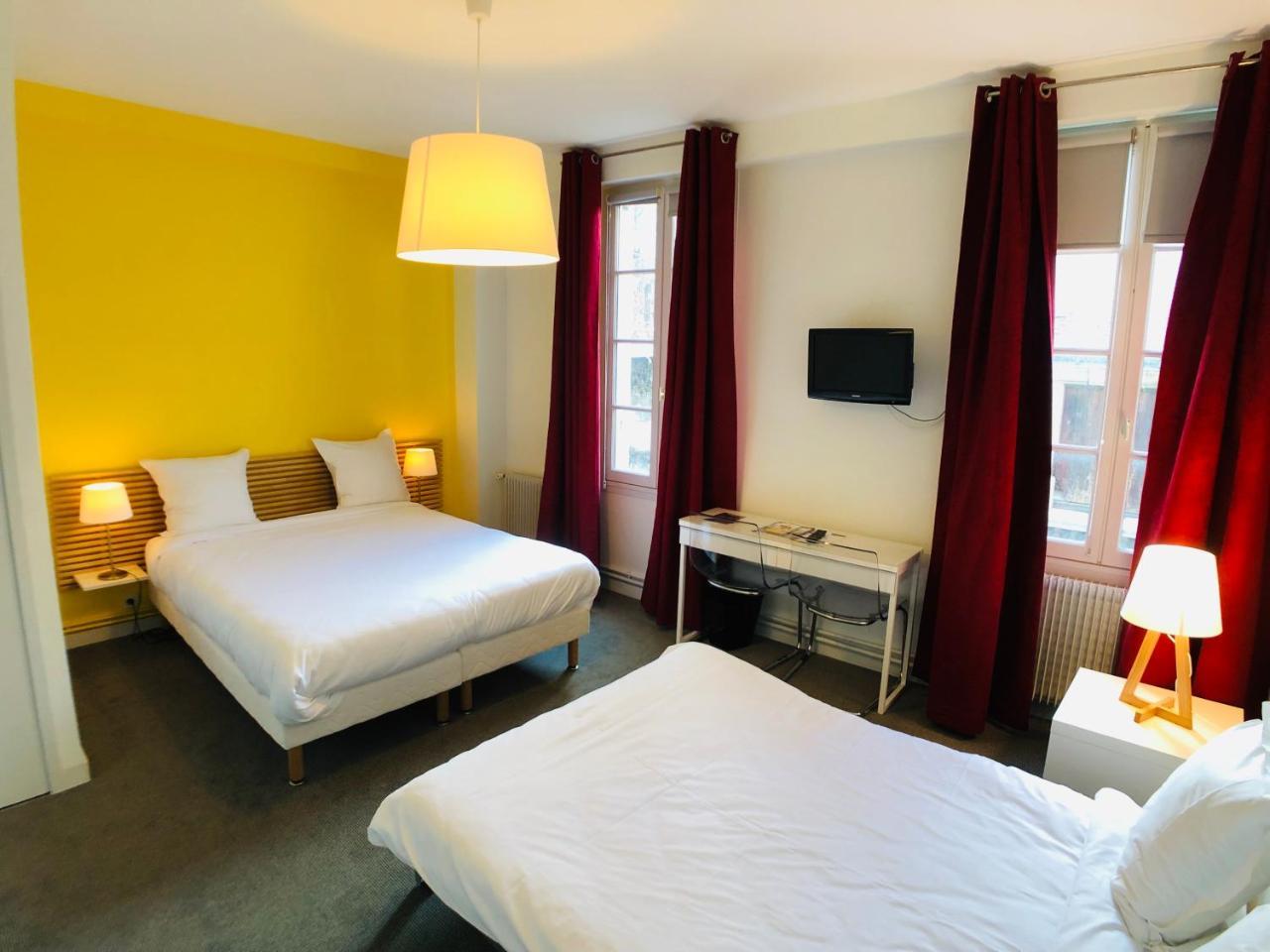 Cit'Hotel Le Volney Saumur Bagian luar foto